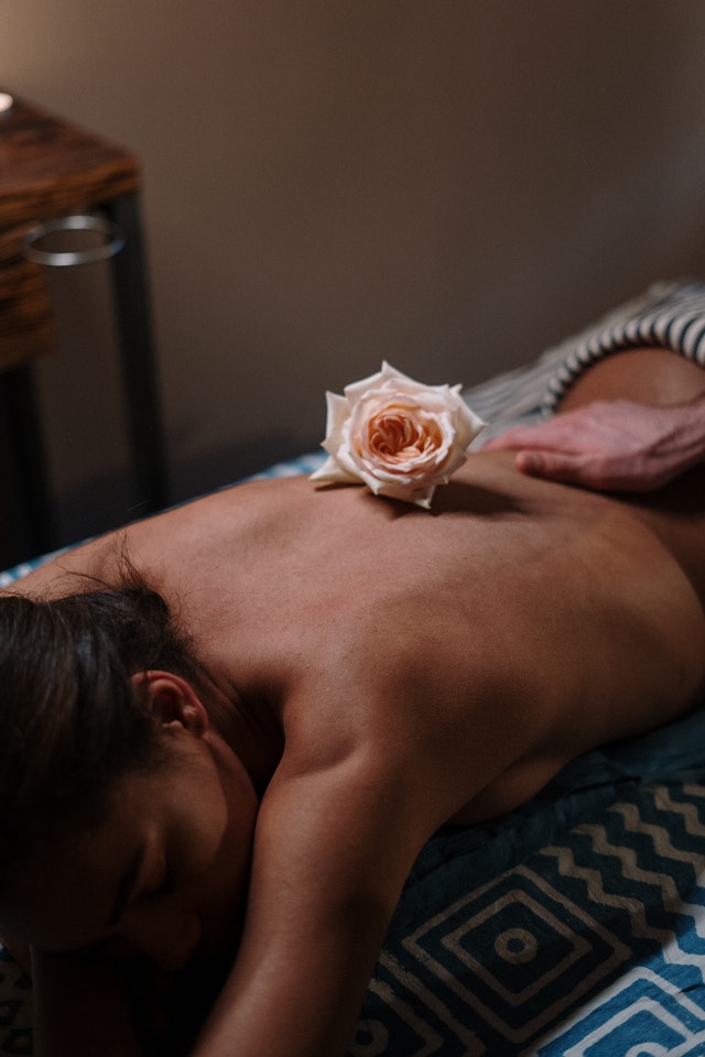 masáž ženy